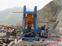 BMC300(ZFY1.4/300)型反井鉆機